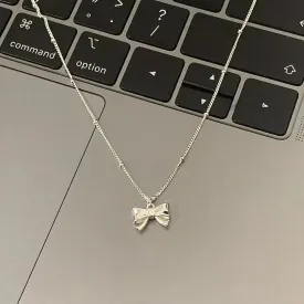 Chic Bow Choker
