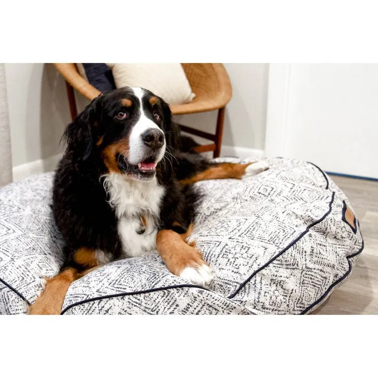 Round Medium Pet Bed - Sapphire Spaniel